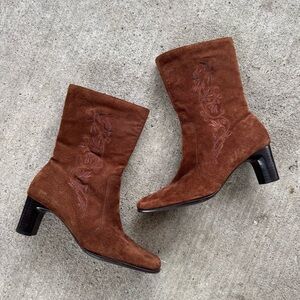 White Mountain Dark Brown Embroidered Heeled Boots